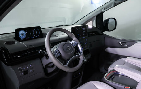 Hyundai Staria, 2022 год, 5 000 000 рублей, 15 фотография