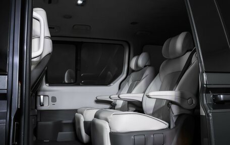 Hyundai Staria, 2022 год, 5 000 000 рублей, 12 фотография