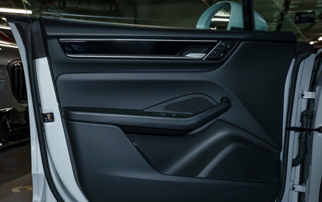 Porsche Macan, 2024 год, 10 900 000 рублей, 17 фотография