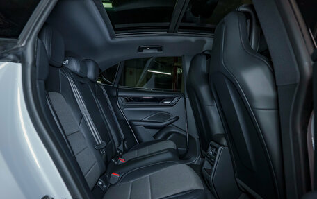 Porsche Macan, 2024 год, 10 900 000 рублей, 24 фотография