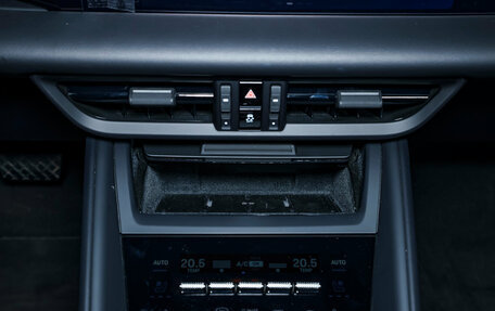 Porsche Macan, 2024 год, 10 900 000 рублей, 29 фотография