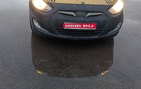 Hyundai Solaris II рестайлинг, 2013 год, 375 000 рублей, 1 фотография