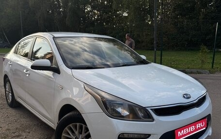 KIA Rio IV, 2018 год, 900 000 рублей, 1 фотография