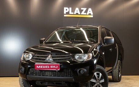 Mitsubishi L200 IV рестайлинг, 2013 год, 1 549 000 рублей, 1 фотография
