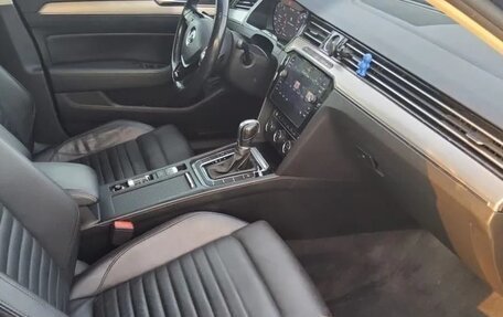 Volkswagen Passat B8 рестайлинг, 2017 год, 1 420 000 рублей, 15 фотография