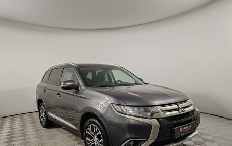 Mitsubishi Outlander III рестайлинг 3, 2016 год, 1 875 000 рублей, 3 фотография