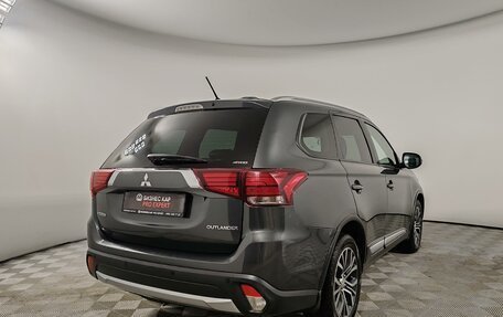 Mitsubishi Outlander III рестайлинг 3, 2016 год, 1 875 000 рублей, 5 фотография