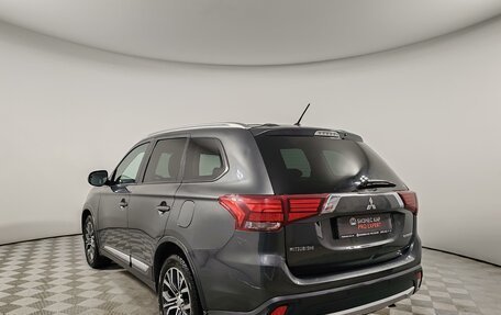 Mitsubishi Outlander III рестайлинг 3, 2016 год, 1 875 000 рублей, 7 фотография