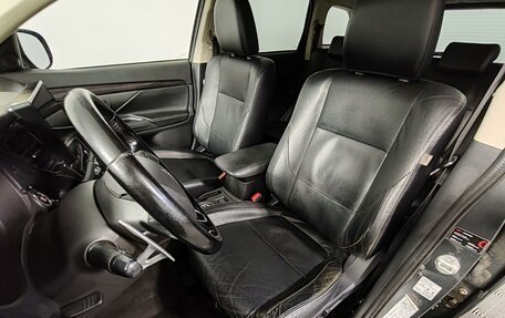 Mitsubishi Outlander III рестайлинг 3, 2016 год, 1 875 000 рублей, 22 фотография