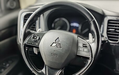 Mitsubishi Outlander III рестайлинг 3, 2016 год, 1 875 000 рублей, 24 фотография