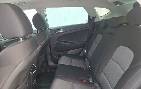 Hyundai Tucson III, 2018 год, 2 390 000 рублей, 21 фотография