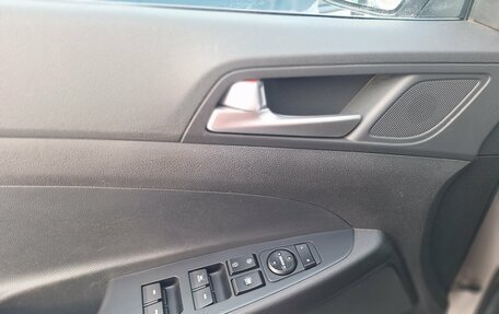 Hyundai Tucson III, 2018 год, 2 390 000 рублей, 17 фотография