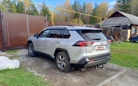 Toyota RAV4, 2020 год, 3 200 000 рублей, 2 фотография