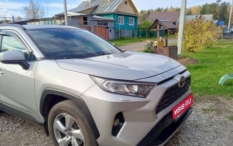 Toyota RAV4, 2020 год, 3 200 000 рублей, 3 фотография
