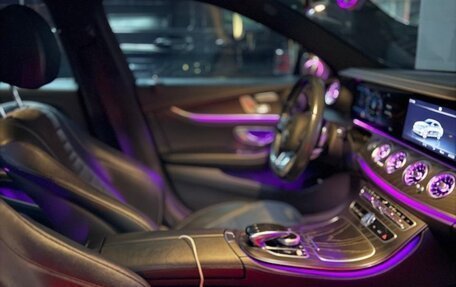 Mercedes-Benz E-Класс, 2018 год, 3 150 000 рублей, 5 фотография