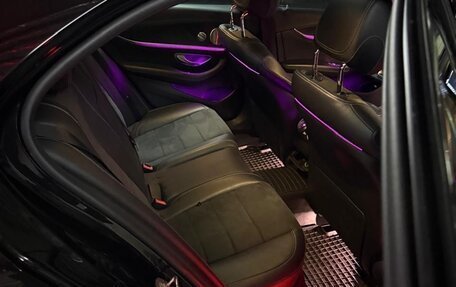 Mercedes-Benz E-Класс, 2018 год, 3 150 000 рублей, 6 фотография