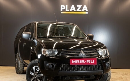 Mitsubishi L200 IV рестайлинг, 2013 год, 1 549 000 рублей, 2 фотография