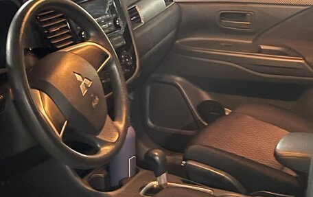 Mitsubishi Outlander III рестайлинг 3, 2012 год, 1 500 000 рублей, 7 фотография