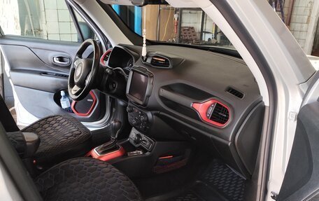 Jeep Renegade I рестайлинг, 2021 год, 2 100 000 рублей, 11 фотография