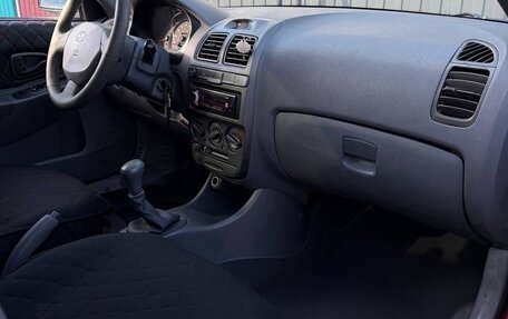 Hyundai Accent II, 2004 год, 550 000 рублей, 2 фотография