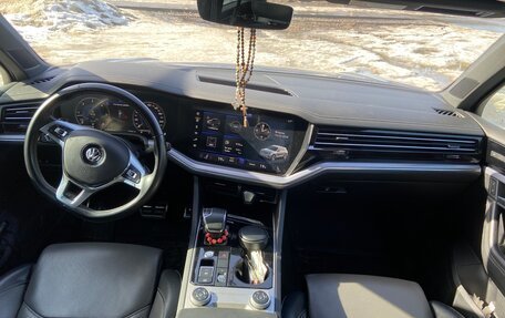 Volkswagen Touareg III, 2018 год, 5 500 000 рублей, 10 фотография