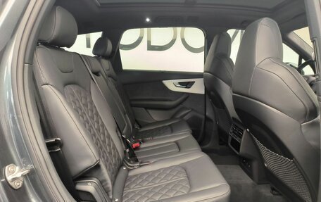 Audi Q7, 2025 год, 18 фотография