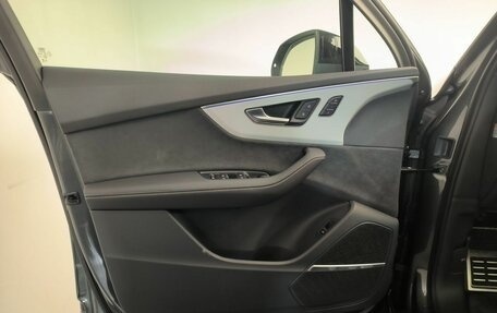 Audi Q7, 2025 год, 17 фотография