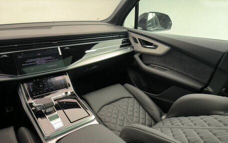 Audi Q7, 2025 год, 21 фотография