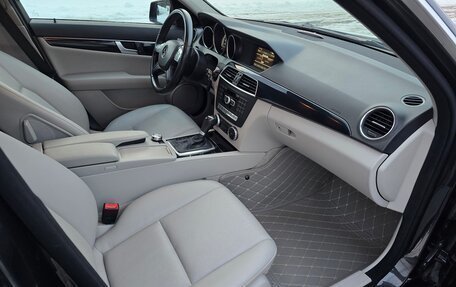 Mercedes-Benz C-Класс, 2011 год, 12 фотография