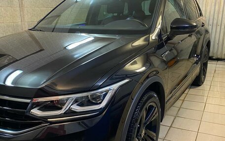 Volkswagen Tiguan II, 2021 год, 4 300 000 рублей, 1 фотография