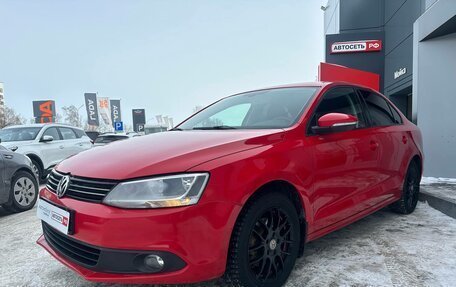 Volkswagen Jetta VI, 2011 год, 808 080 рублей, 3 фотография