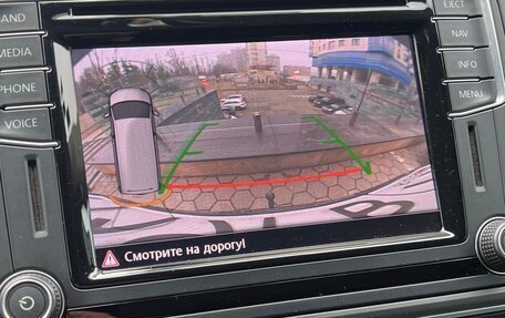 Volkswagen Multivan T6 рестайлинг, 2018 год, 3 600 000 рублей, 17 фотография