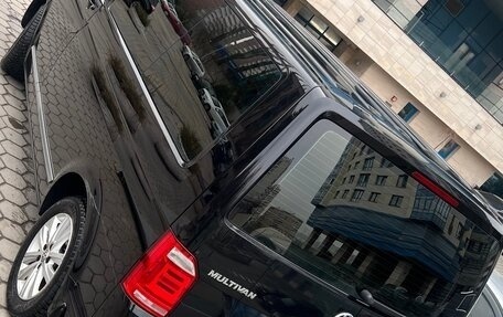 Volkswagen Multivan T6 рестайлинг, 2018 год, 3 600 000 рублей, 19 фотография