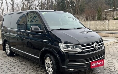 Volkswagen Multivan T6 рестайлинг, 2018 год, 3 600 000 рублей, 15 фотография