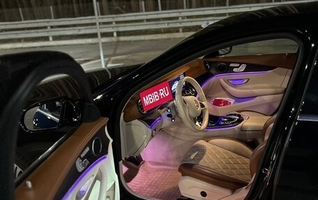 Mercedes-Benz E-Класс, 2017 год, 3 600 000 рублей, 8 фотография