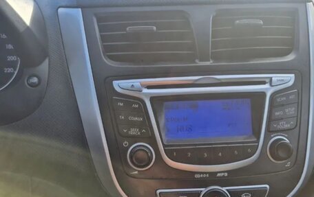 Hyundai Solaris II рестайлинг, 2013 год, 790 000 рублей, 16 фотография