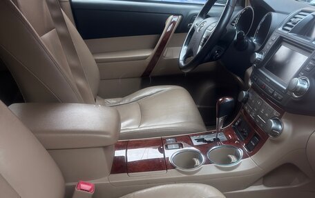 Toyota Highlander III, 2011 год, 1 600 000 рублей, 3 фотография