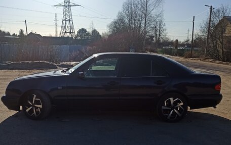 Mercedes-Benz E-Класс, 1997 год, 330 000 рублей, 3 фотография