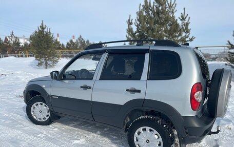 Chevrolet Niva I рестайлинг, 2015 год, 690 000 рублей, 11 фотография