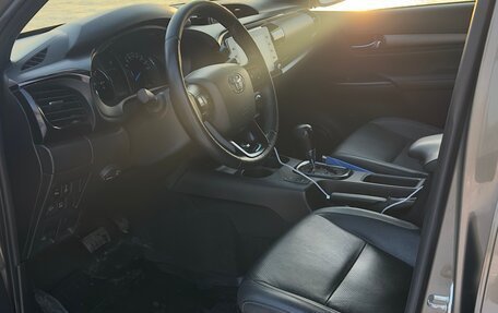 Toyota Hilux VIII, 2021 год, 4 100 000 рублей, 11 фотография