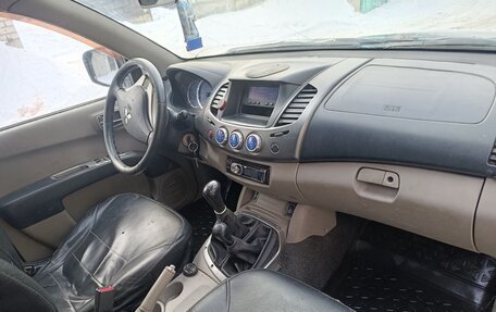 Mitsubishi L200 IV рестайлинг, 2007 год, 870 000 рублей, 3 фотография