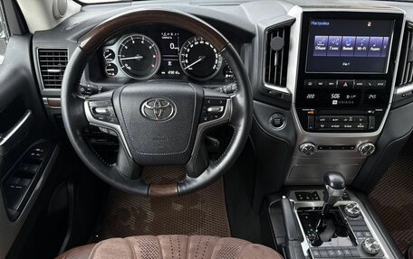 Toyota Land Cruiser 200, 2020 год, 8 690 000 рублей, 11 фотография