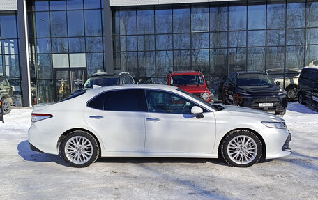 Toyota Camry, 2019 год, 3 100 000 рублей, 8 фотография