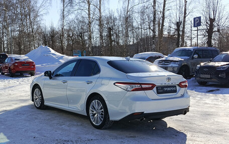 Toyota Camry, 2019 год, 3 100 000 рублей, 11 фотография
