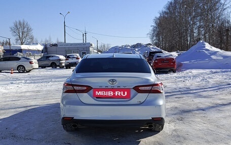 Toyota Camry, 2019 год, 3 100 000 рублей, 10 фотография