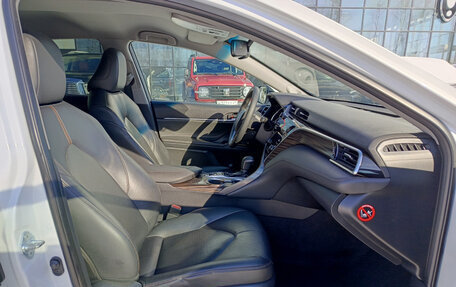 Toyota Camry, 2019 год, 3 100 000 рублей, 15 фотография