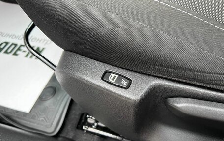 Renault Logan II, 2019 год, 1 145 000 рублей, 17 фотография