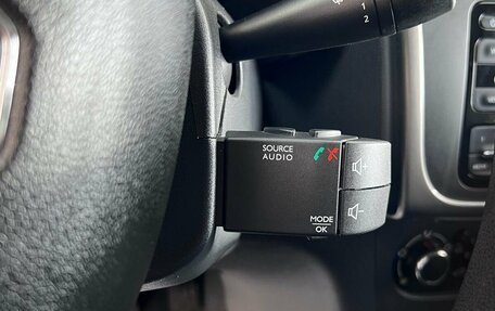 Renault Logan II, 2019 год, 1 145 000 рублей, 19 фотография