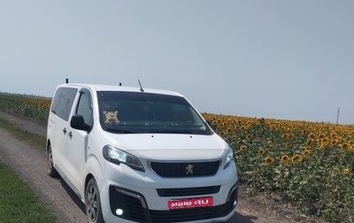 Peugeot Traveller I, 2019 год, 1 800 000 рублей, 1 фотография