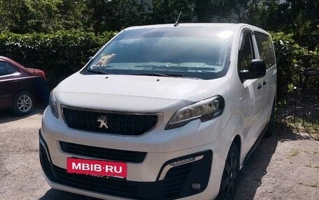 Peugeot Traveller I, 2019 год, 1 800 000 рублей, 8 фотография